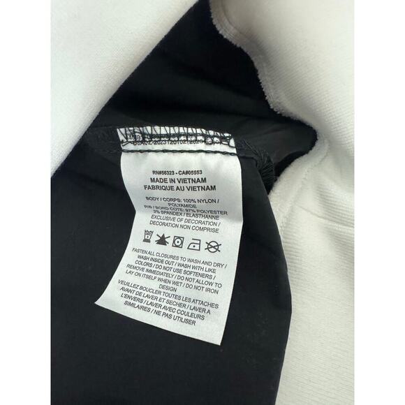 Nike Essentials XXL Loose Fit, UV Protection, Black and White NWT - Picture 11 of 11